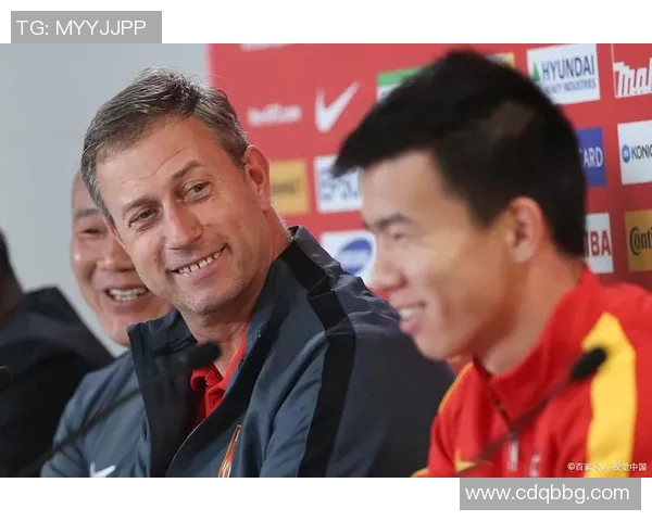 足球球星被比作猴子引发争议球迷热议形象与尊重问题